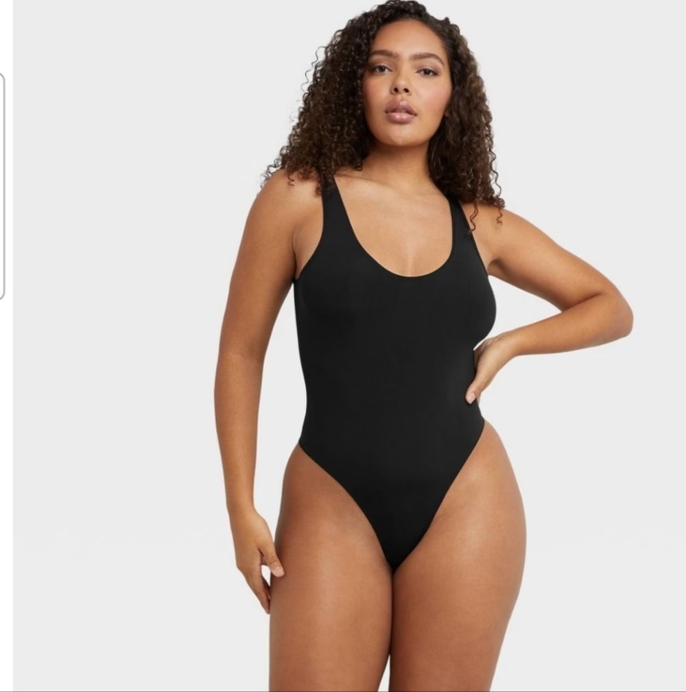 Maidenform Women's Shapewear Seamless Thong Bodysuit with Light Shaping 3X